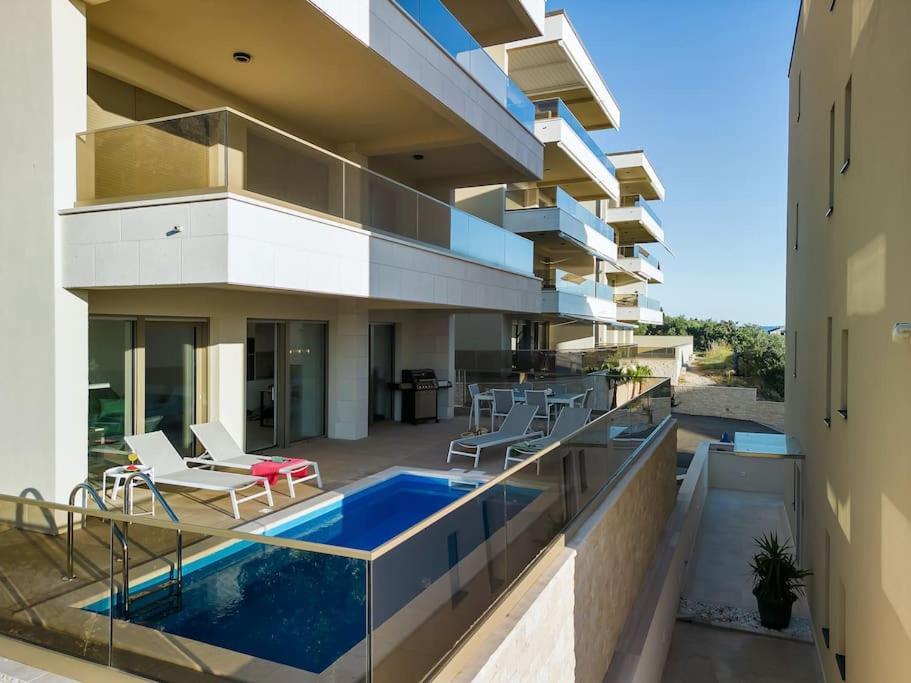 Apartman Delux With Private Pool - Makarska Exklusiv Tučepi Zewnętrze zdjęcie