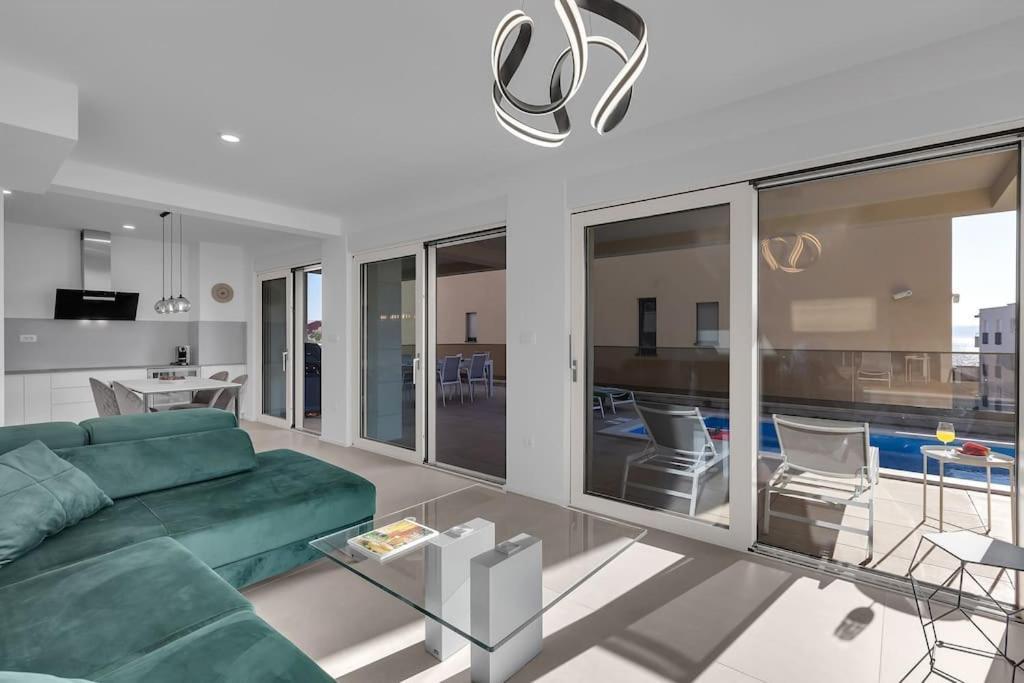 Apartman Delux With Private Pool - Makarska Exklusiv Tučepi Zewnętrze zdjęcie