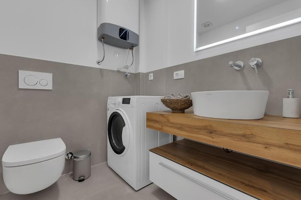 Apartman Delux With Private Pool - Makarska Exklusiv Tučepi Zewnętrze zdjęcie