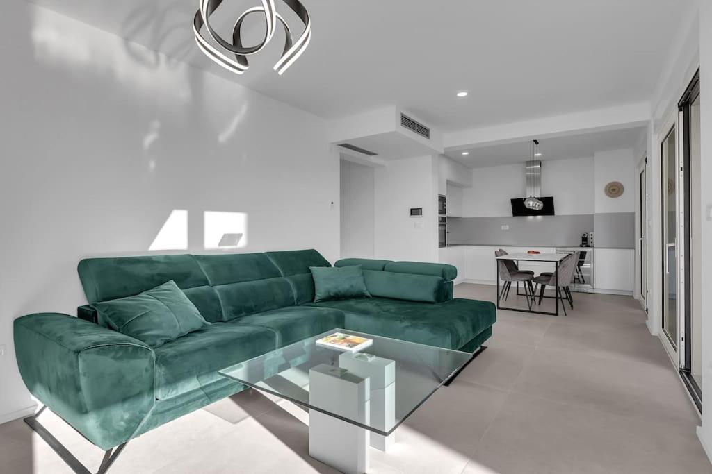 Apartman Delux With Private Pool - Makarska Exklusiv Tučepi Zewnętrze zdjęcie