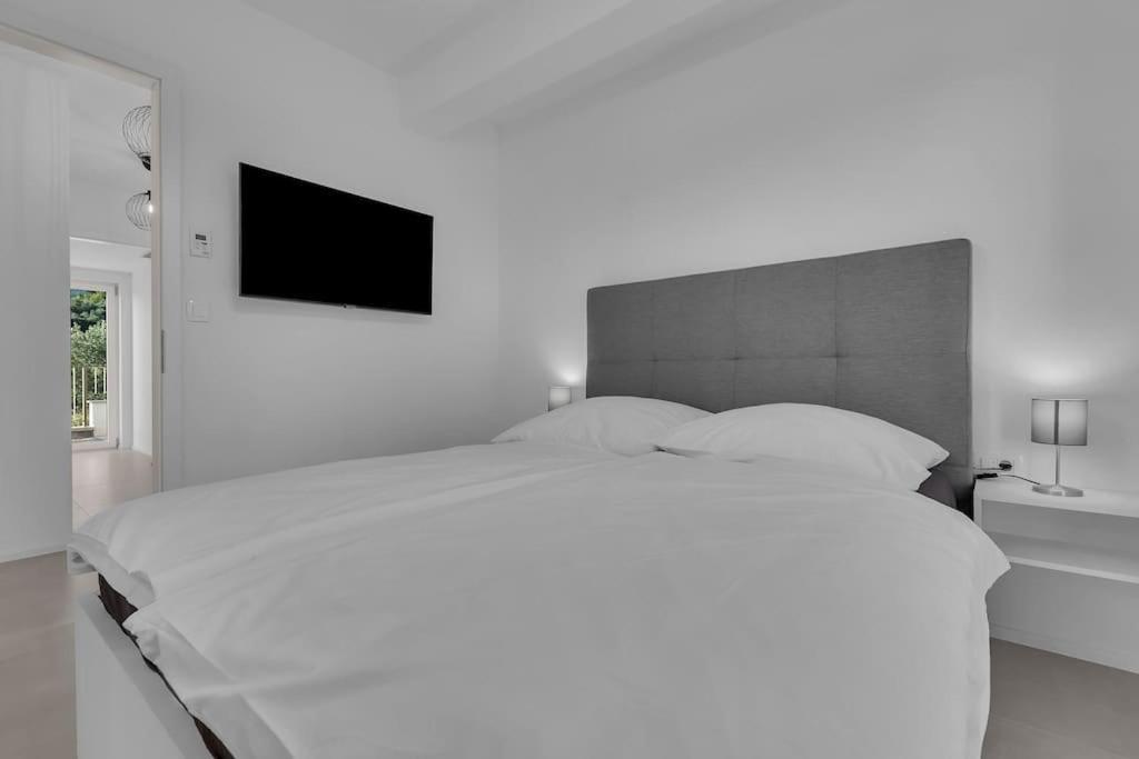 Apartman Delux With Private Pool - Makarska Exklusiv Tučepi Zewnętrze zdjęcie